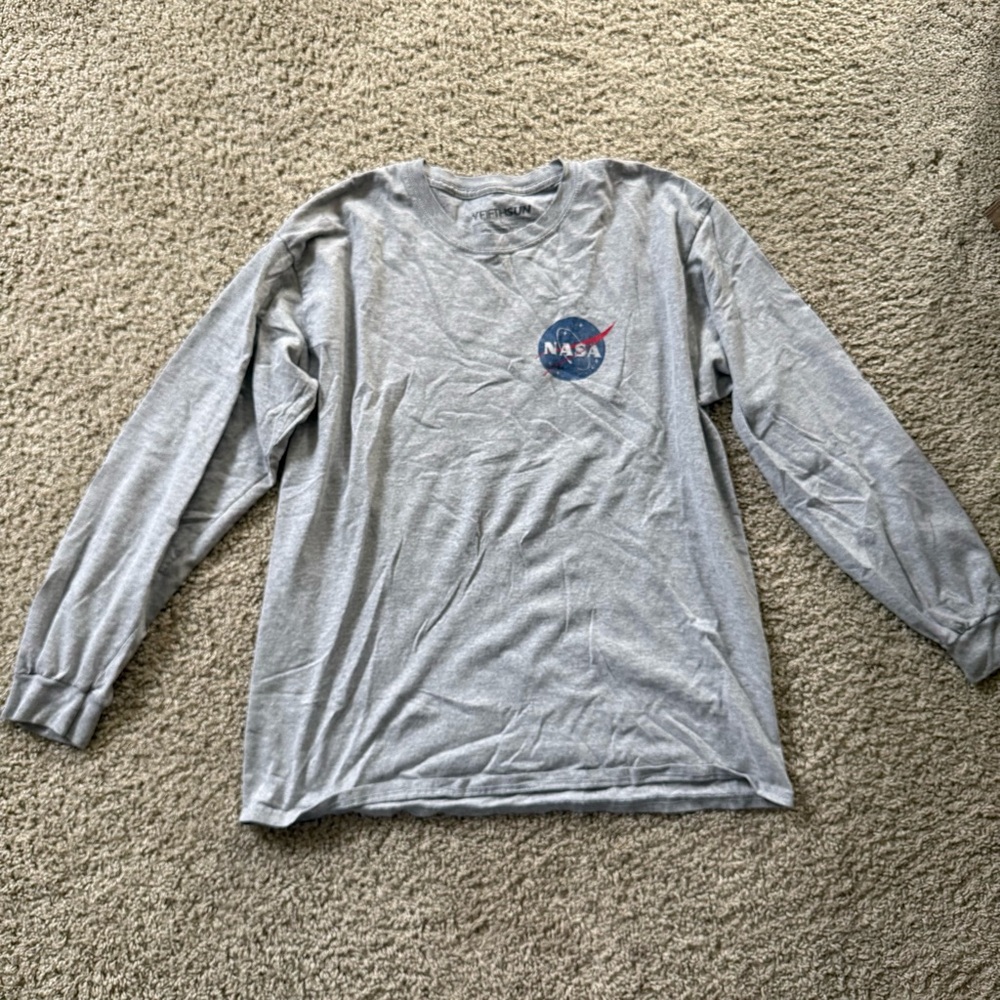 NASA Men’s Gray Long Sleeve Tee